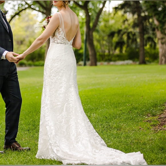 Elegant Tara Lauren Wedding Dress - Picture 13 of 13